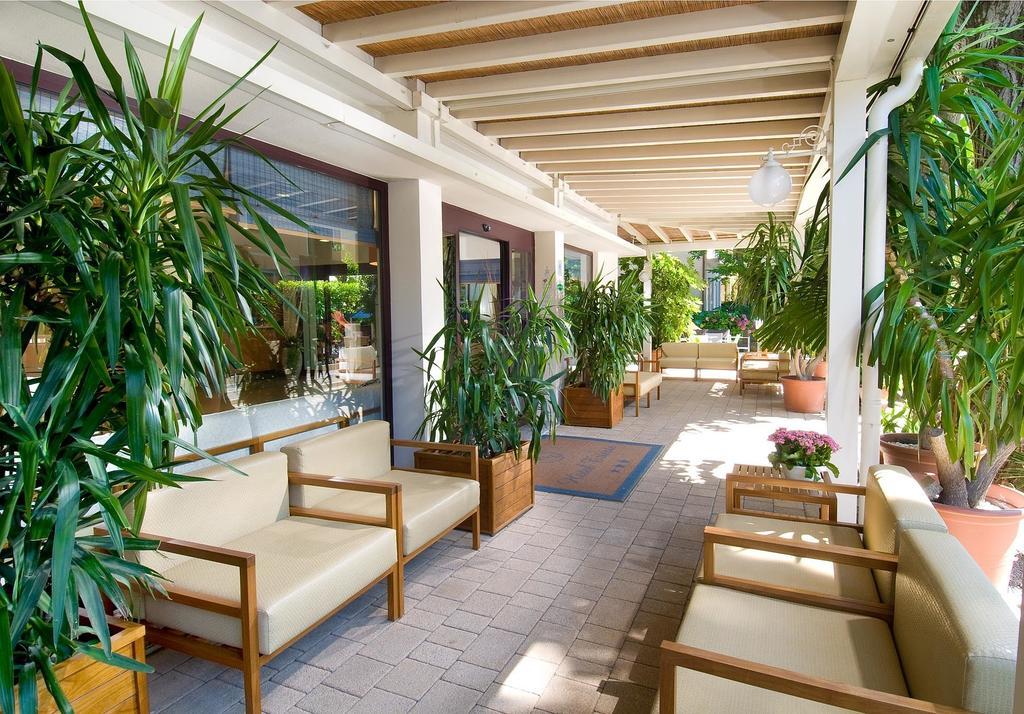 Hotel Trieste Cervia Dış mekan fotoğraf