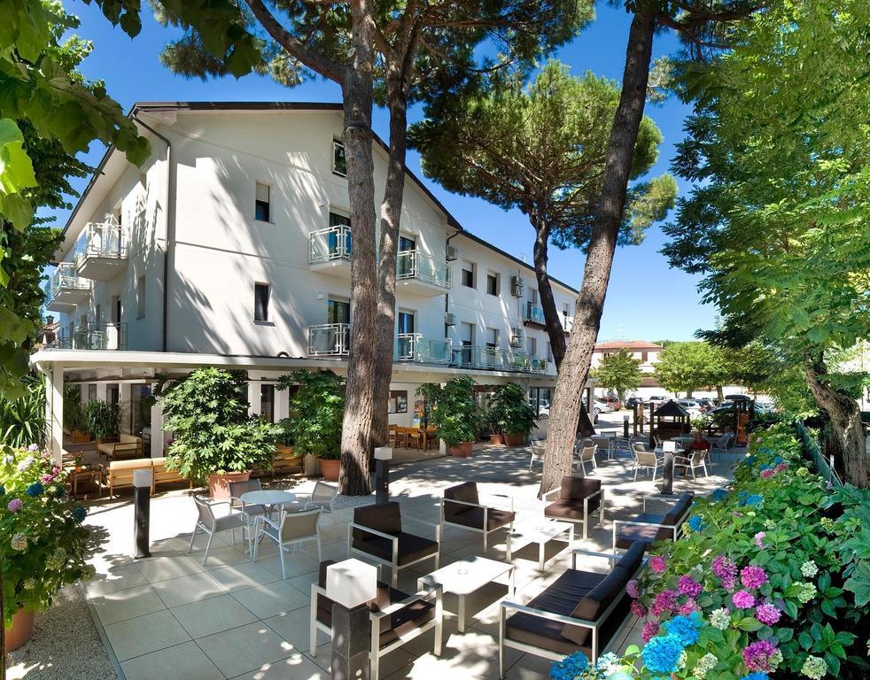 Hotel Trieste Cervia Dış mekan fotoğraf