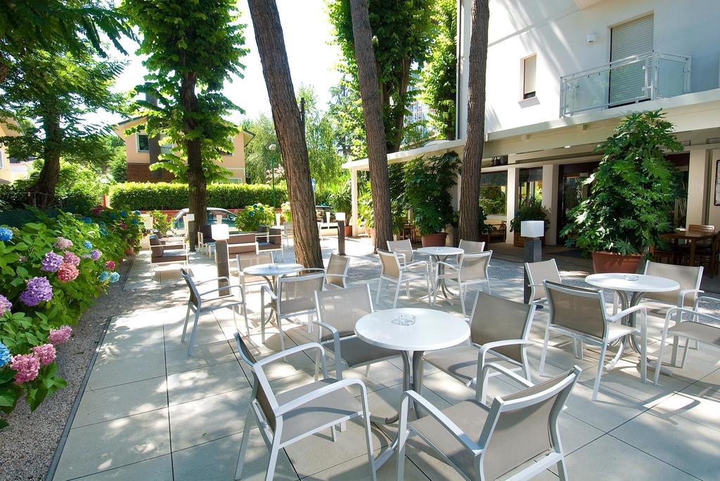Hotel Trieste Cervia Dış mekan fotoğraf