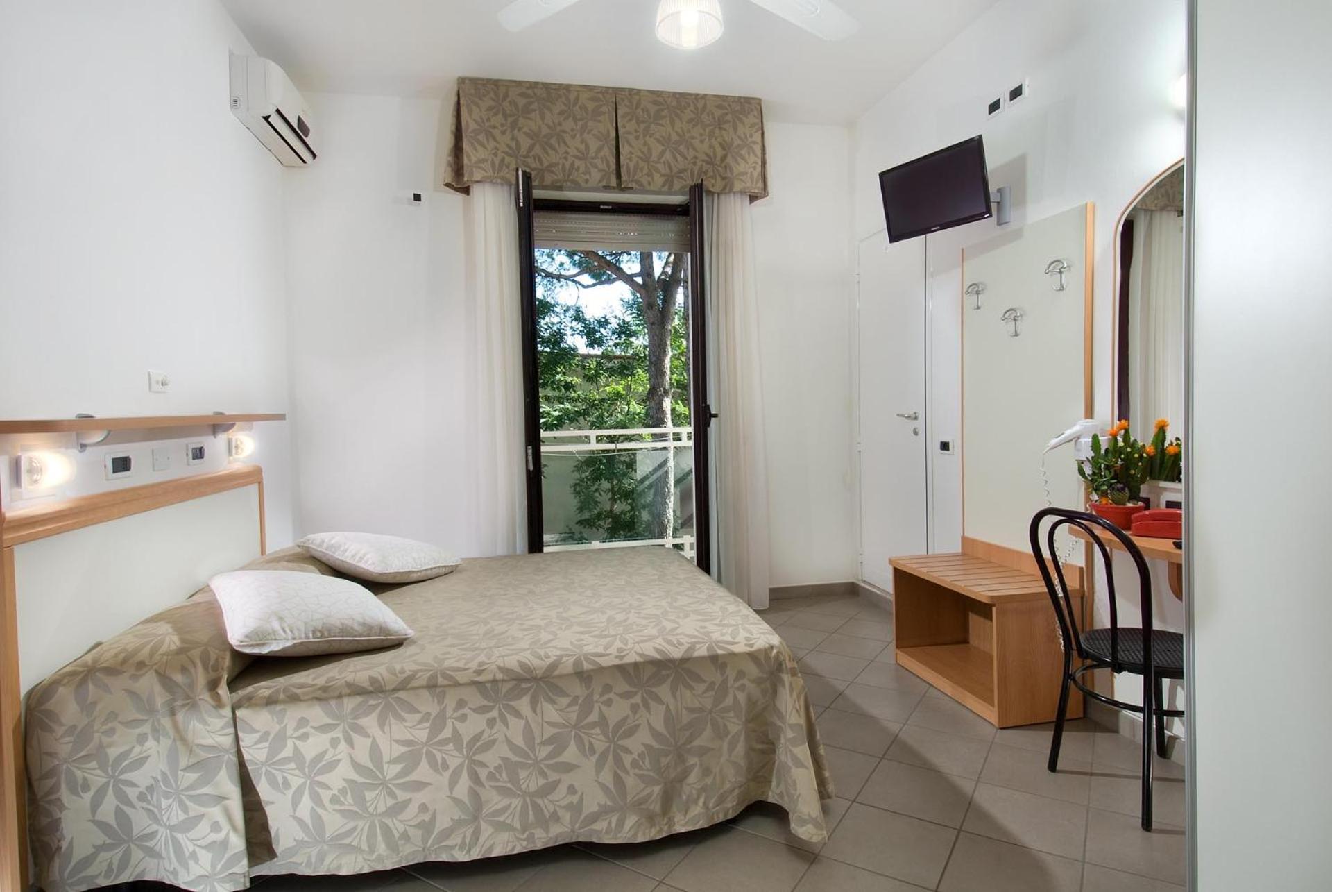 Hotel Trieste Cervia Dış mekan fotoğraf