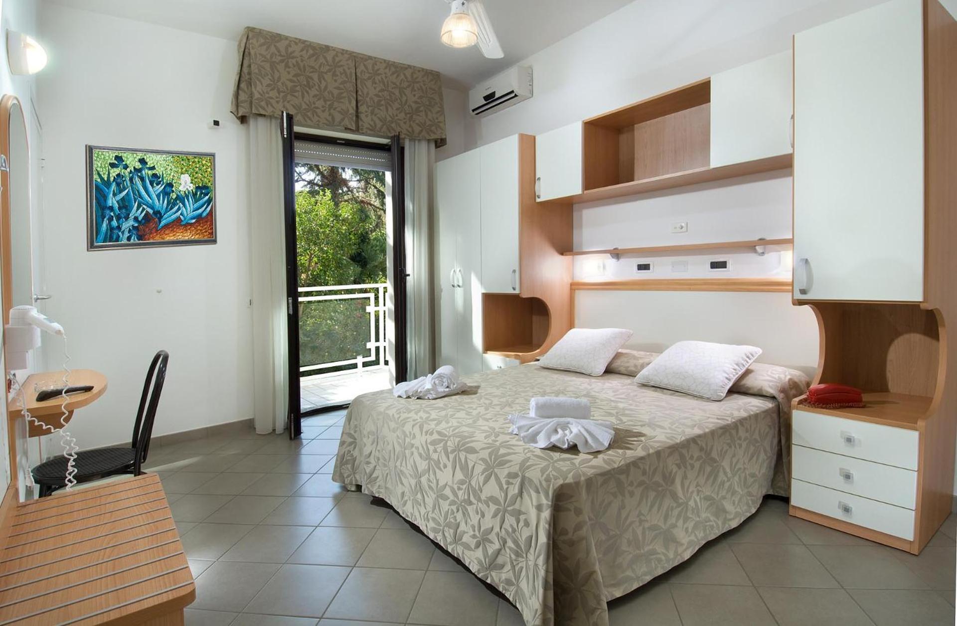 Hotel Trieste Cervia Dış mekan fotoğraf