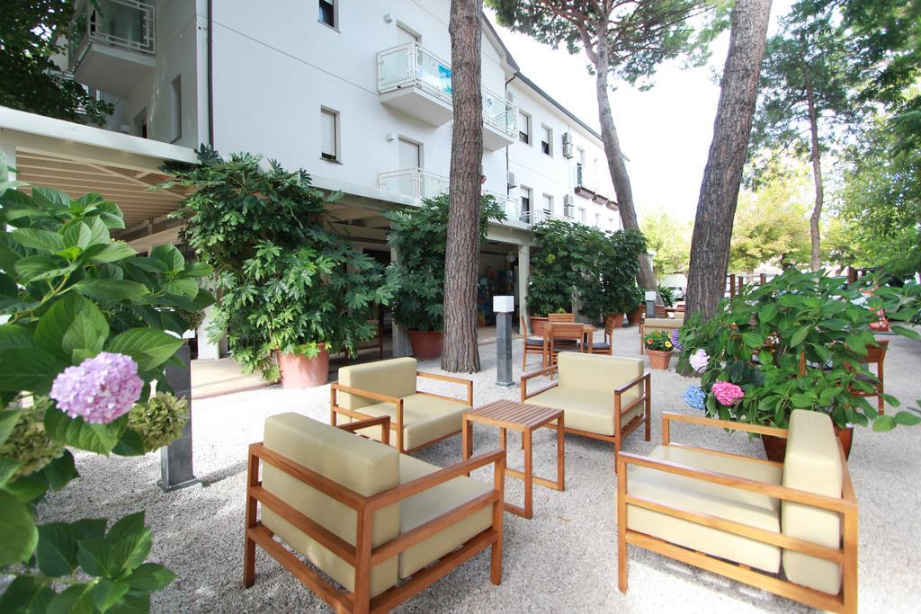 Hotel Trieste Cervia Dış mekan fotoğraf